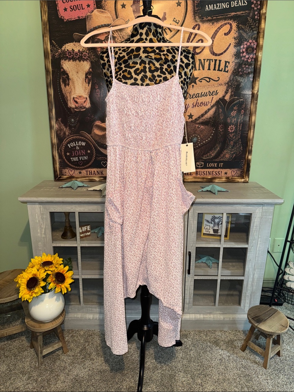Blue Velvet Women’s Pinkish  Floral Jumpsuit with Spaghetti Straps  Size Large